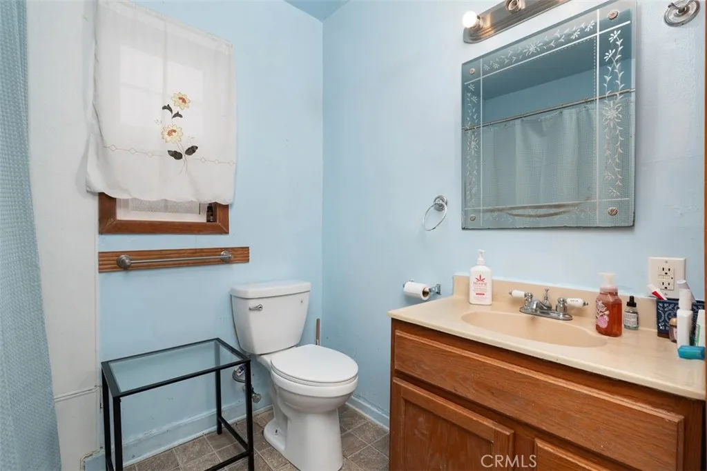 11635 Walcroft St, Lakewood, California 90715 home-pic-6